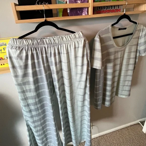 Manaola Gray Striped Pants and Top Set - Picture 3 of 12